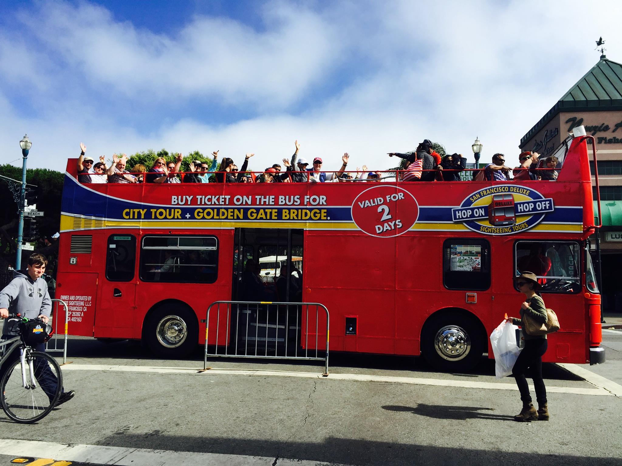 Happy riders on the San Francisco Deluxe Sightseeing Combo Tour