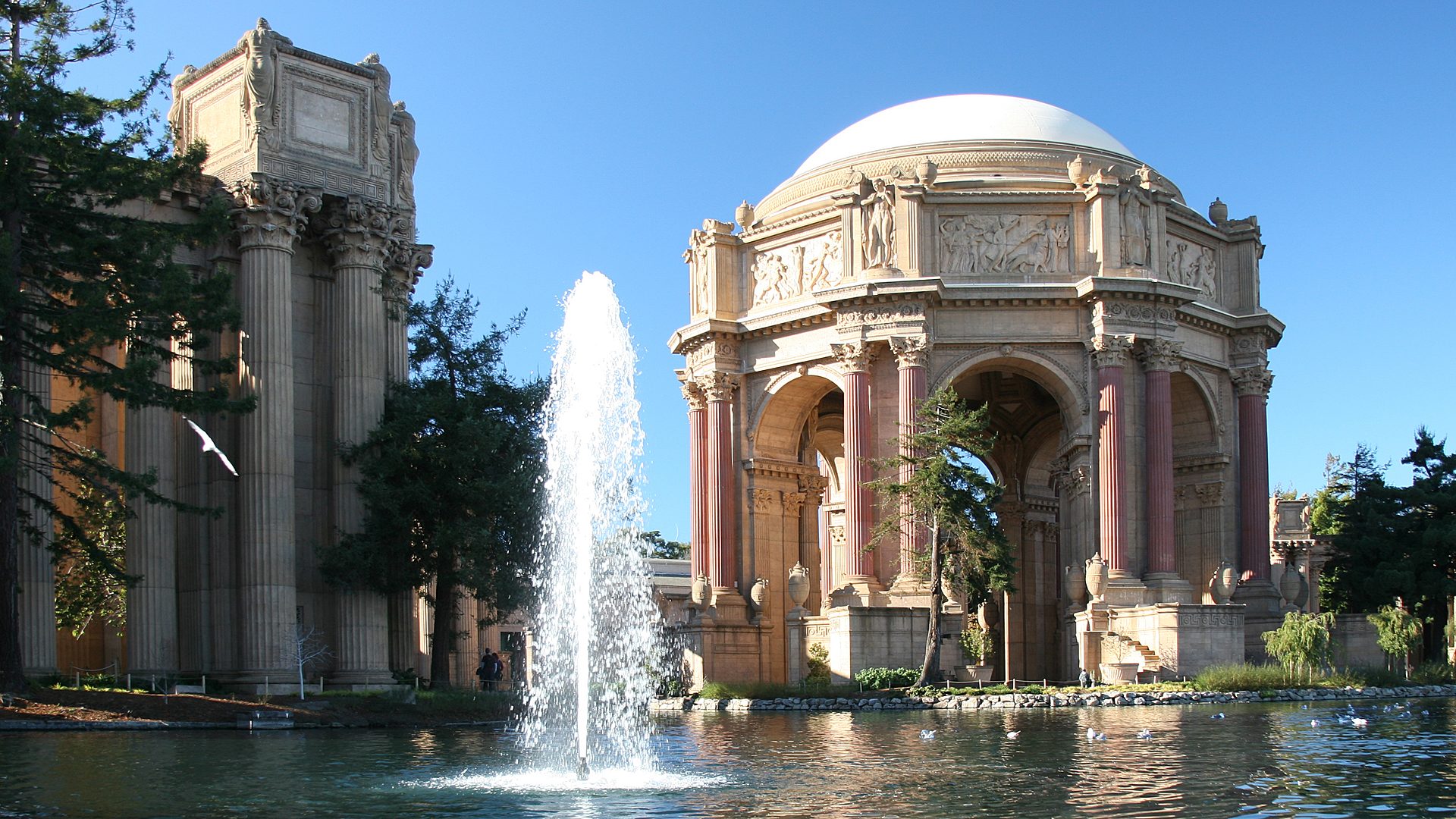 The Palace of Fine Arts viewable from our Combo Special and Super Saver tours